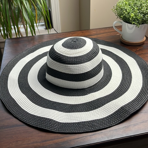 a new day Accessories - A New Day - Floppy Wide Brim Sun Hat - 0S